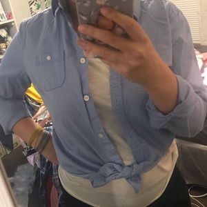 🔵 3/$20 American Eagle button down shirt